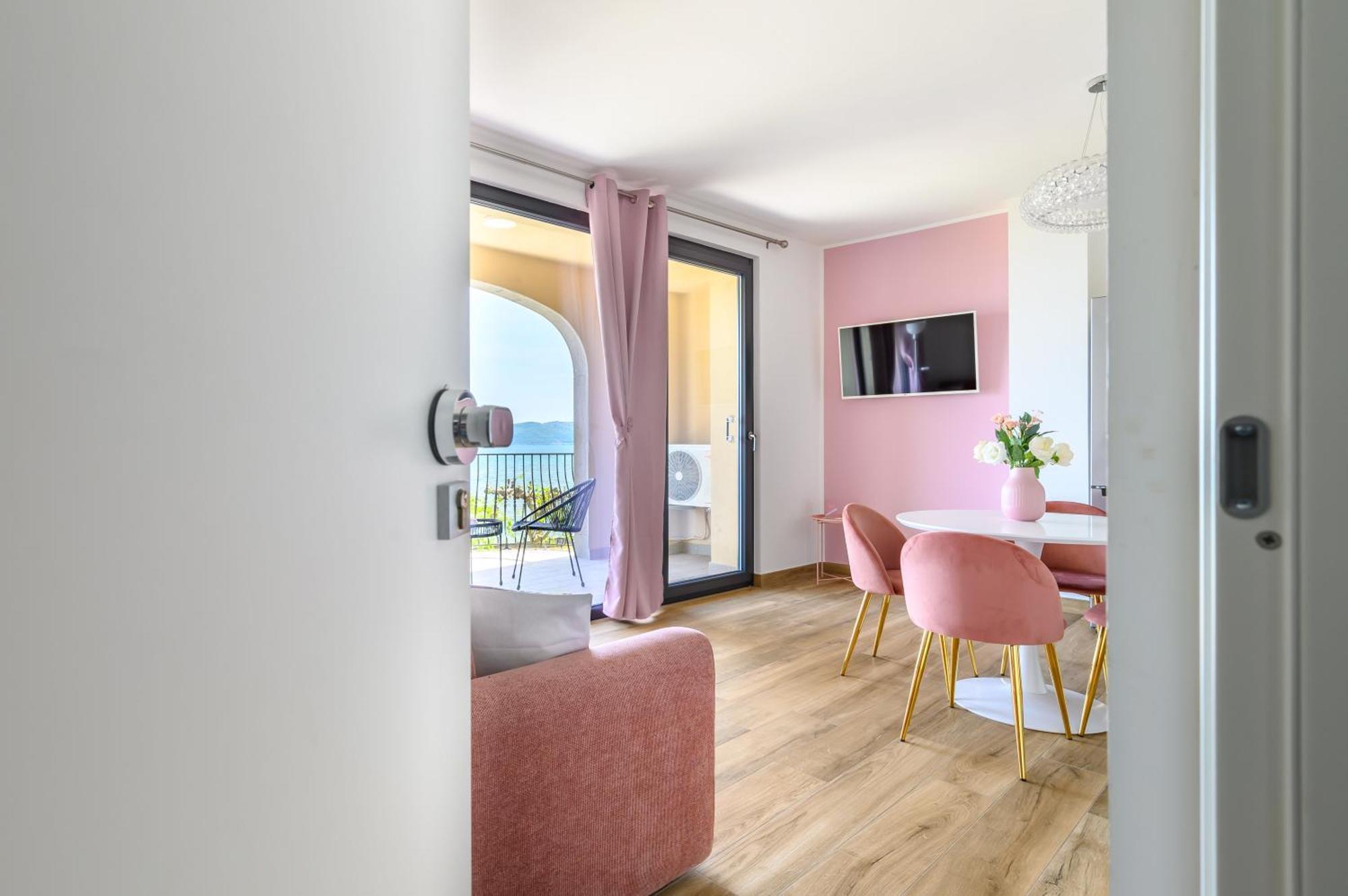 Casa Vacanze Maddalena - Palazzetto Sul Lago - Diamante Rosa 마르타 외부 사진