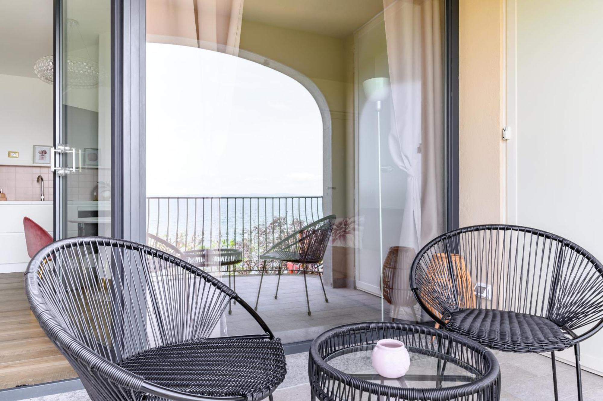 Casa Vacanze Maddalena - Palazzetto Sul Lago - Diamante Rosa 마르타 외부 사진